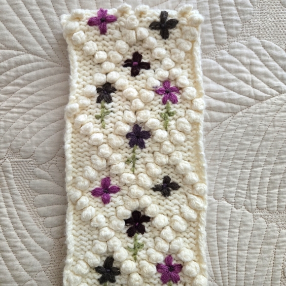 Steve Madden Chunky Knit Scarf - Picture 5 of 7